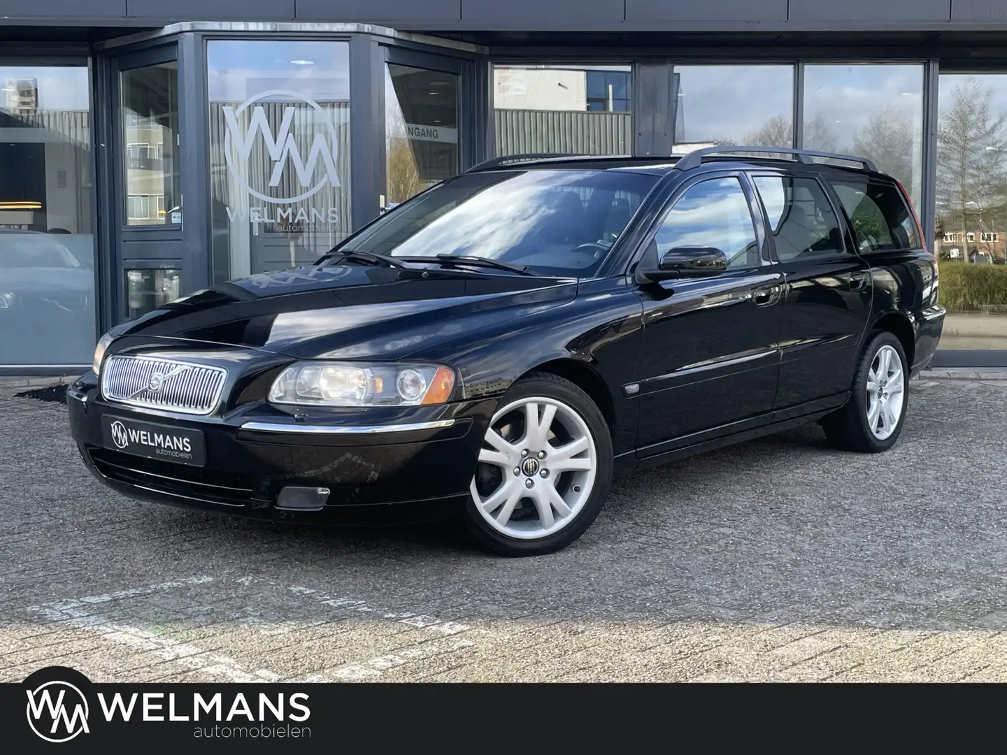 Volvo V70 2.5T AWD Summum Youngtimer | Xenon Schwarz - 1
