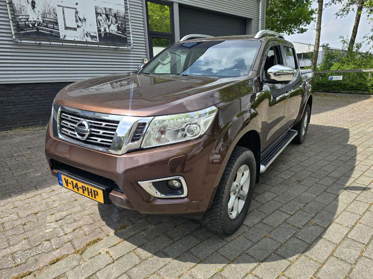 Nissan NP300