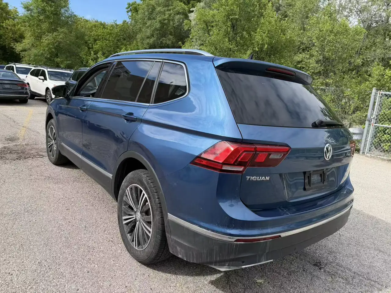 Volkswagen Tiguan photo Volkswagen Tiguan