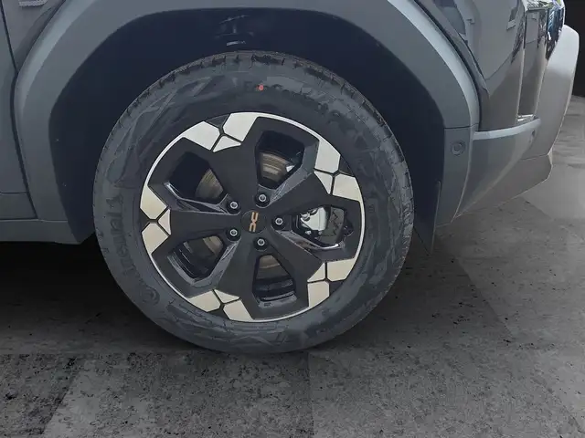 Dacia Duster view 5
