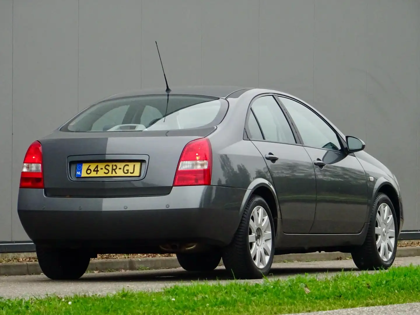 Nissan Primera 2.0 AUT / NL / VOLLEDIG DEALER-OH / NAP / Grijs - 2