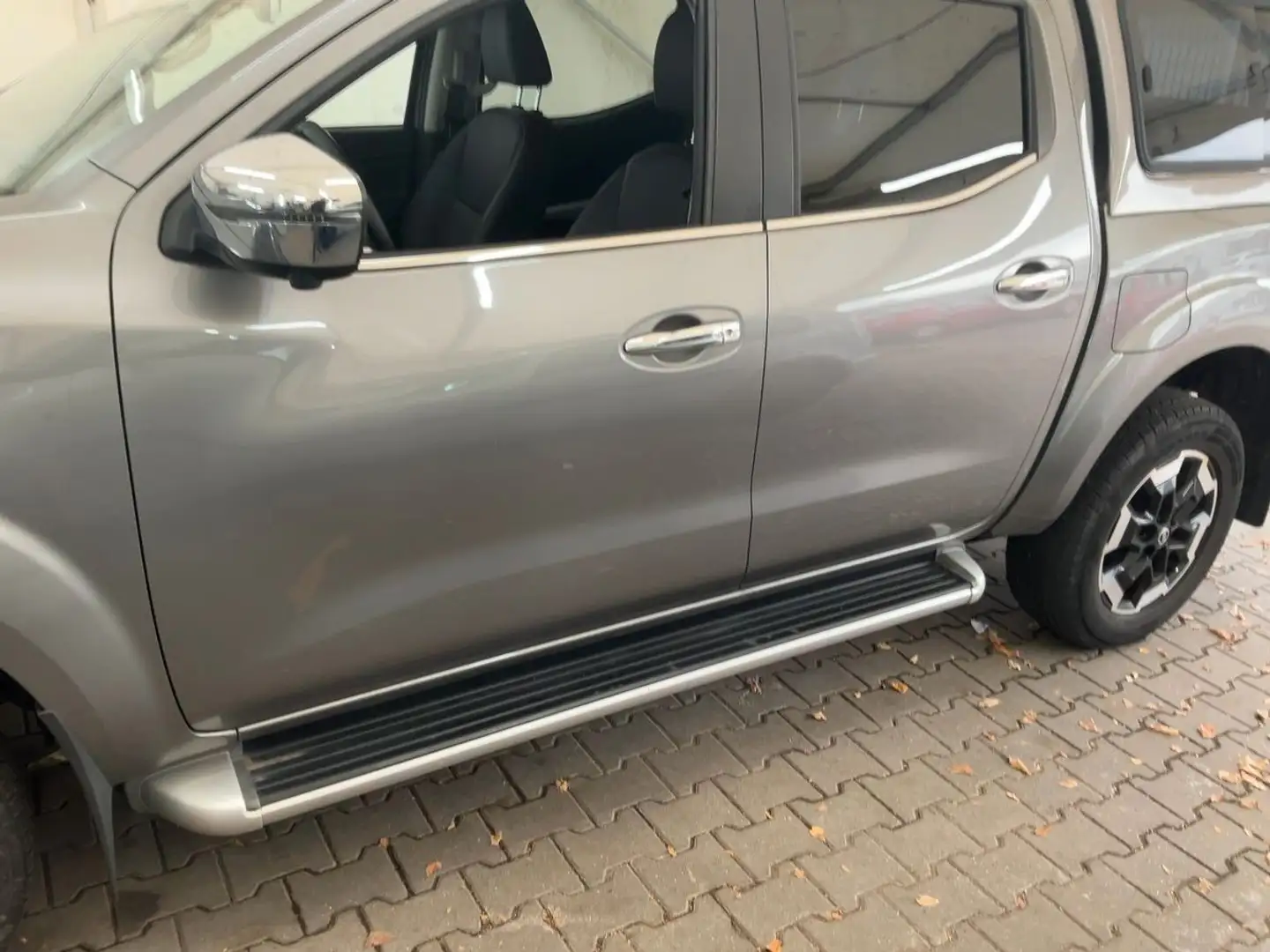 Nissan Navara NP300 Tekna DoCa 4x4 AHK+LED+KAMERA Gris - 2