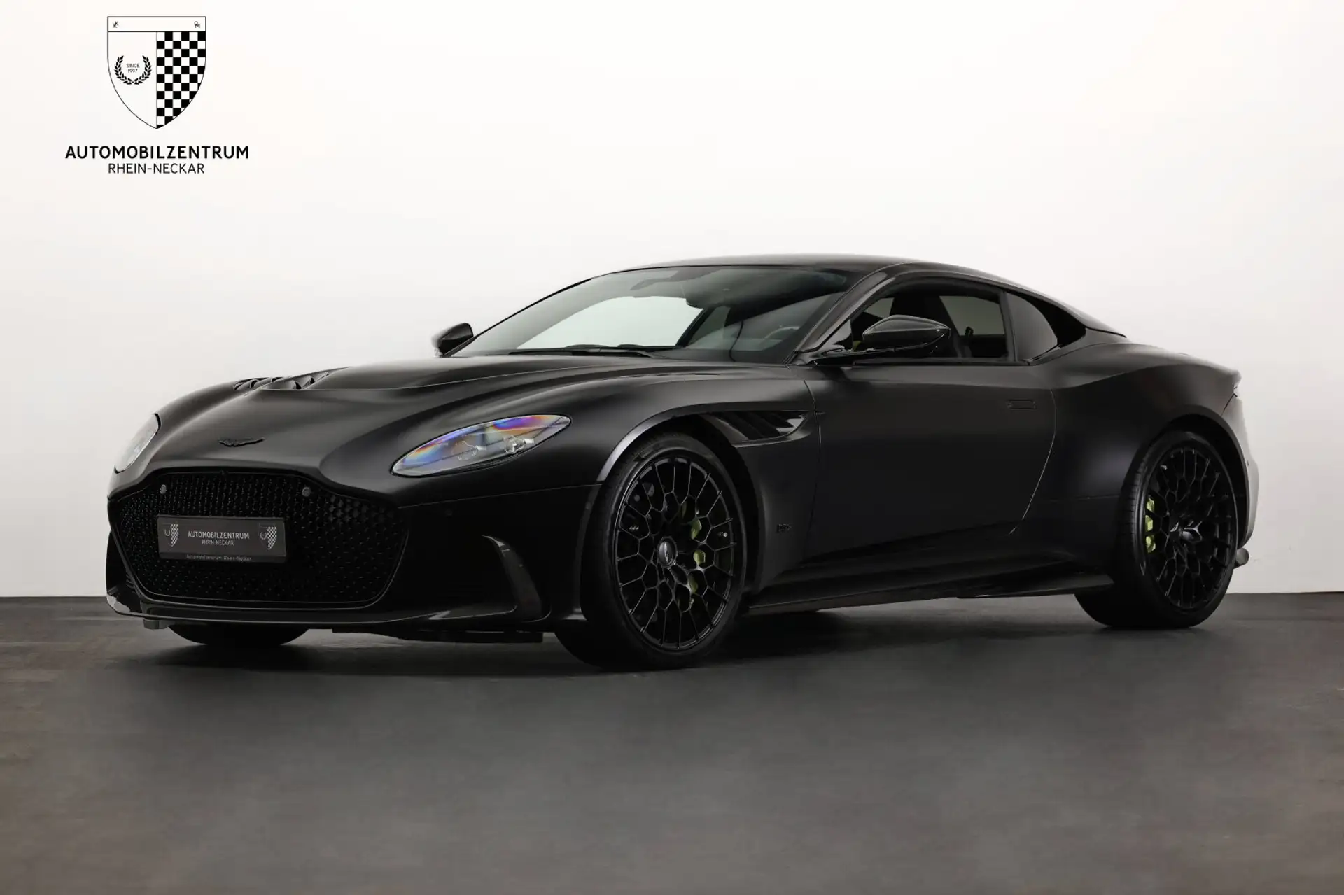 애스턴마틴 DBS Coupe 2023 검정 사진 4