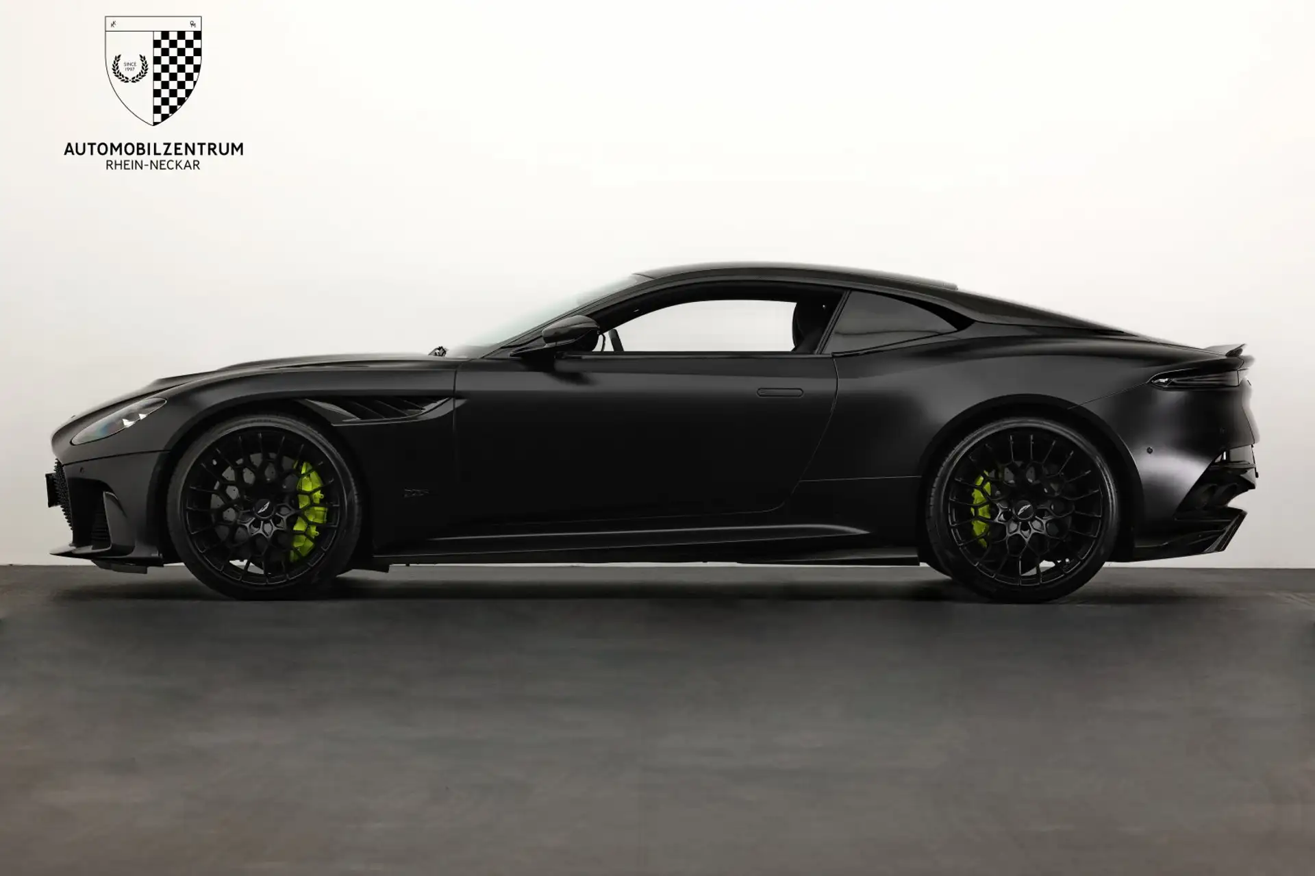 애스턴마틴 DBS Coupe 2023 검정 사진 6