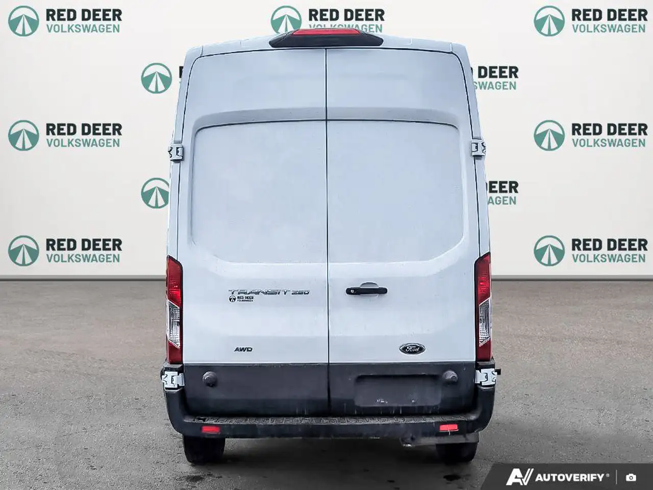 Ford Transit Cargo Van снимка Ford Transit Cargo Van