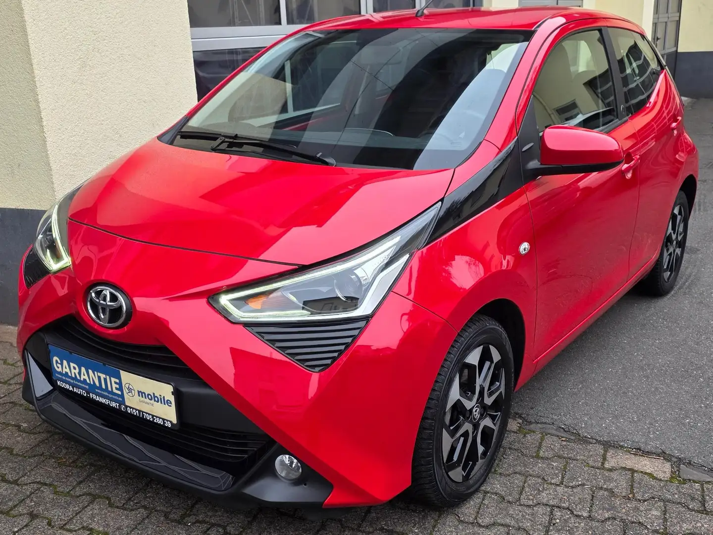 Toyota Aygo x-playTeam D* Automatik* Kamera* Garantie Rouge - 1