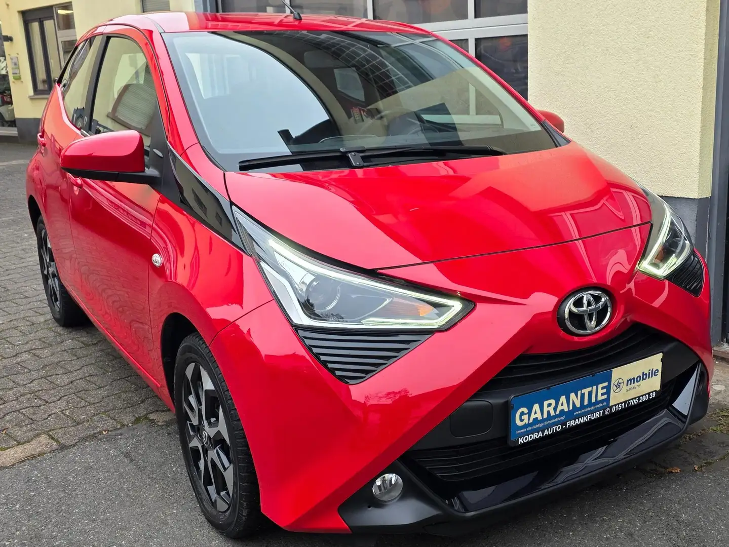 Toyota Aygo x-playTeam D* Automatik* Kamera* Garantie Rouge - 2