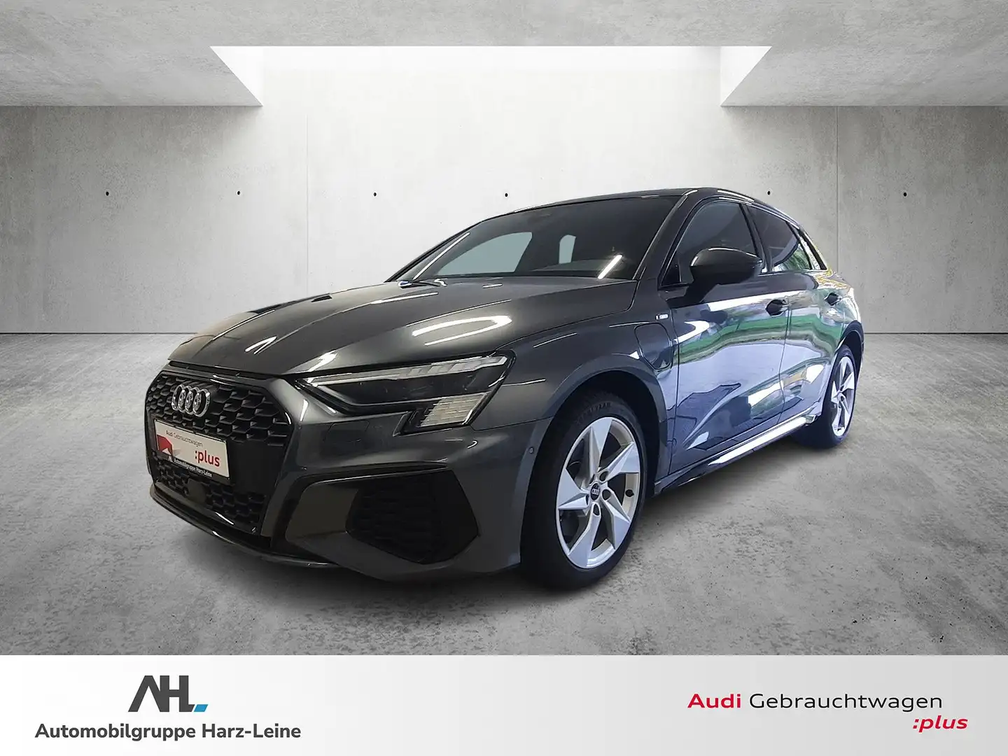 Audi A3 Sportback 40 TFSI e S line Matrix Panorama Grau - 1