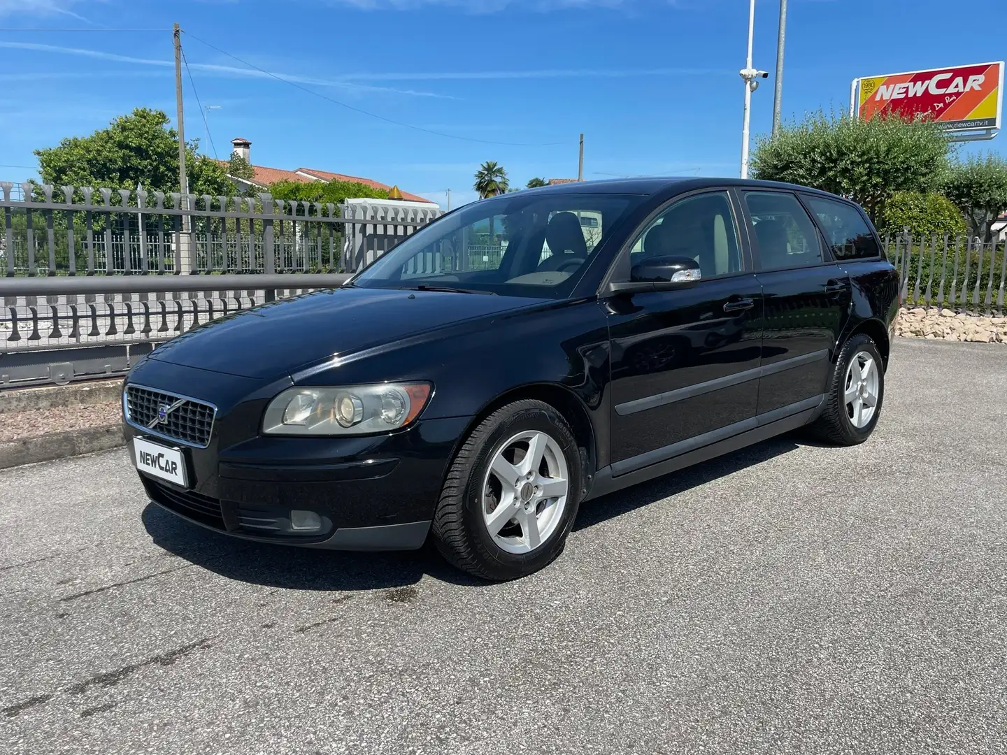 Volvo V50 V50 1.6d Momentum Zwart - 1