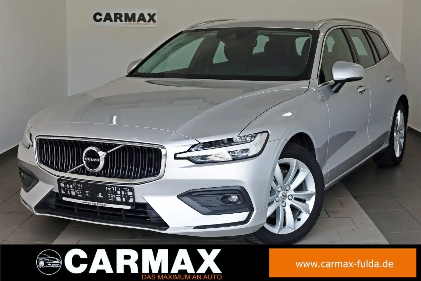 Volvo V60 Kombi Momentum Pro Leder,Navi,LED,Kamera,App Ezüst - 1