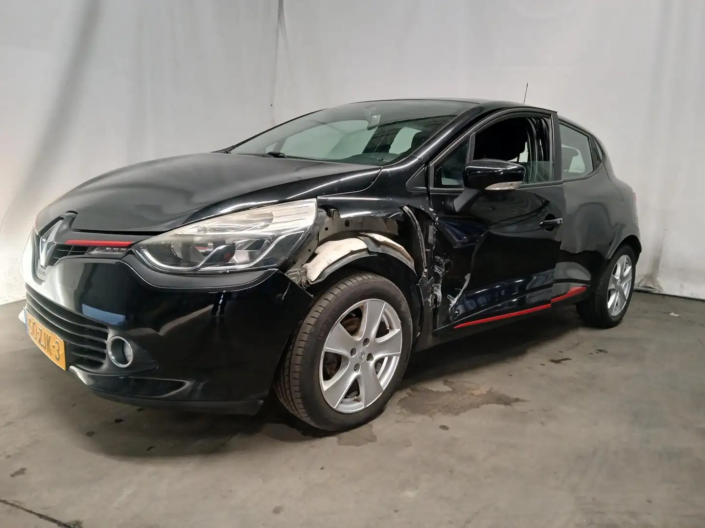 Renault Clio 0.9 TCe Expression - Schade Zwart - 2