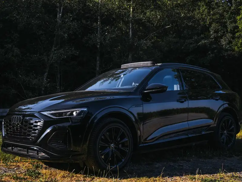 AUDI Q8 E-tron
