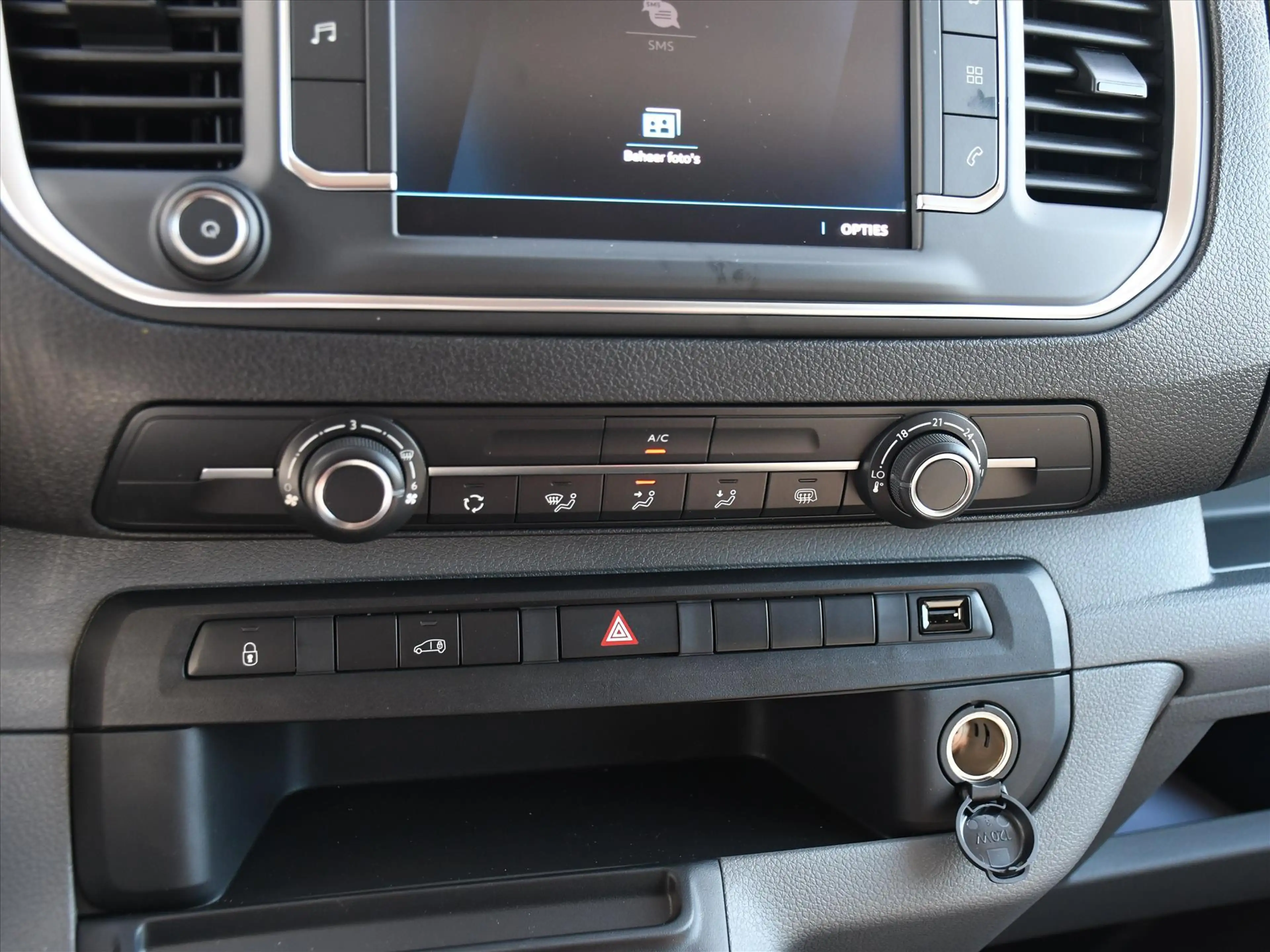 Peugeot e-Expert Premium 75 kWh 136pk Automaat DAB+ RADIO | CRUISE. — photo 15