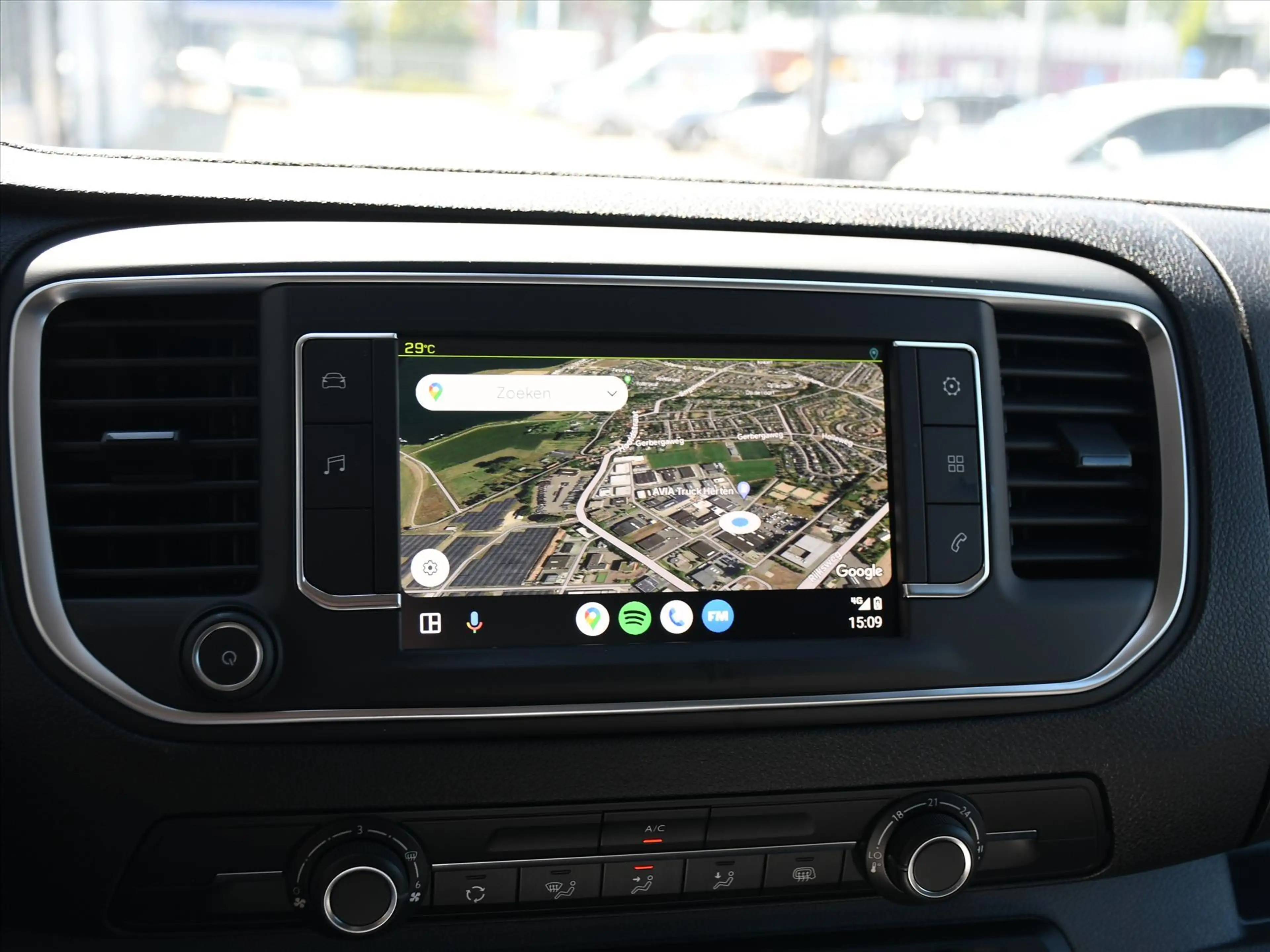 Peugeot e-Expert Premium 75 kWh 136pk Automaat DAB+ RADIO | CRUISE. — photo 14