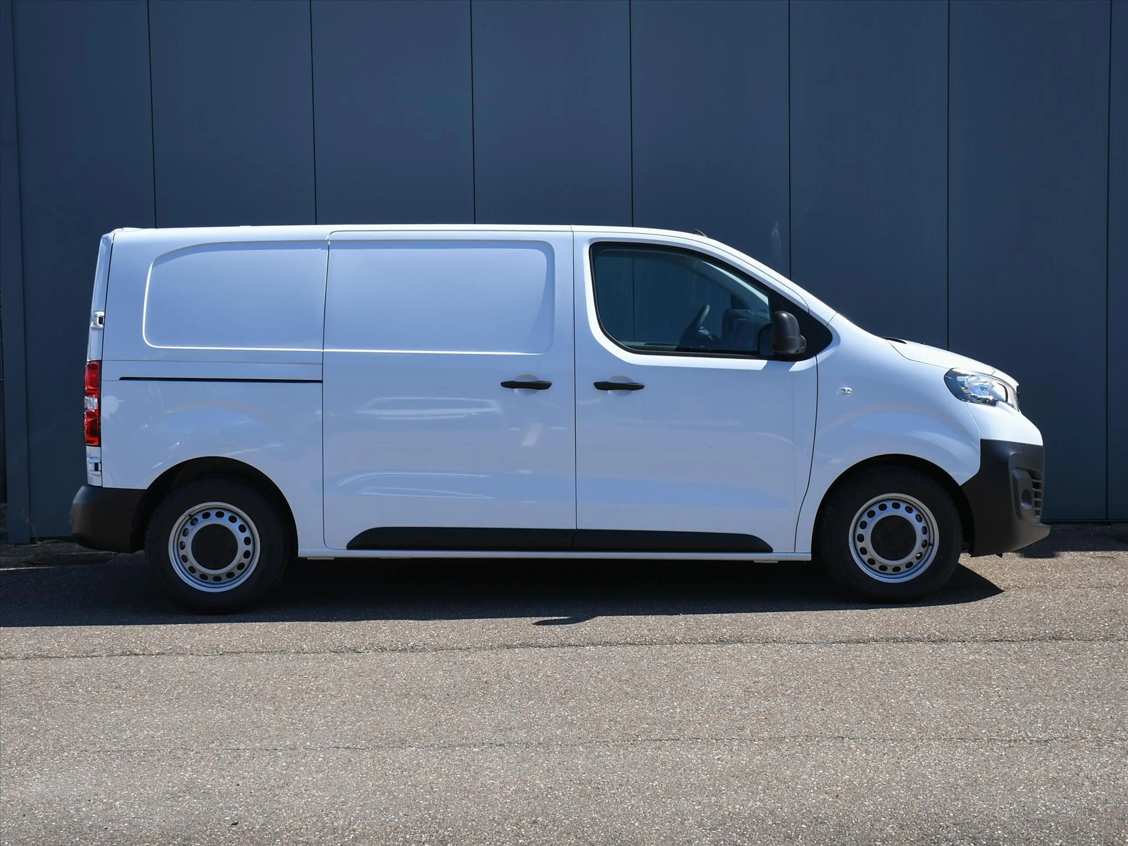Peugeot e-Expert Premium 75 kWh 136pk Automaat DAB+ RADIO | CRUISE. — photo 3