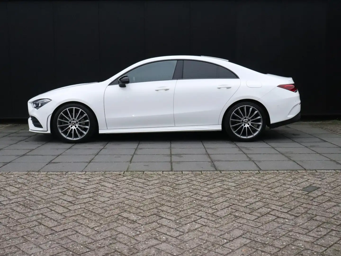 Mercedes-Benz CLA 200 Premium Plus | AMG LINE | PANO-DAK | CAMERA | NAVI Wit - 2