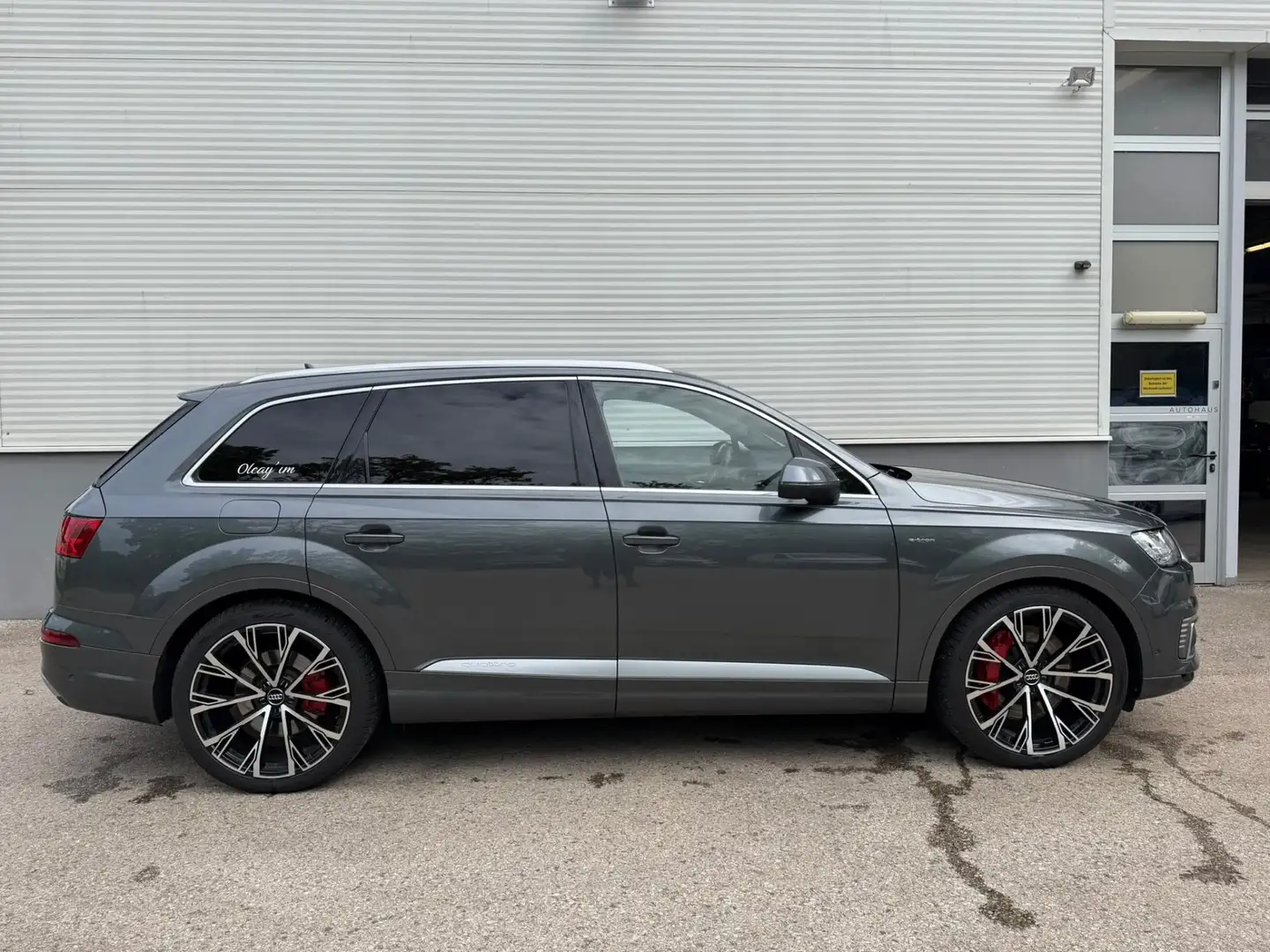 Audi Q7 e-tron s-line - 1