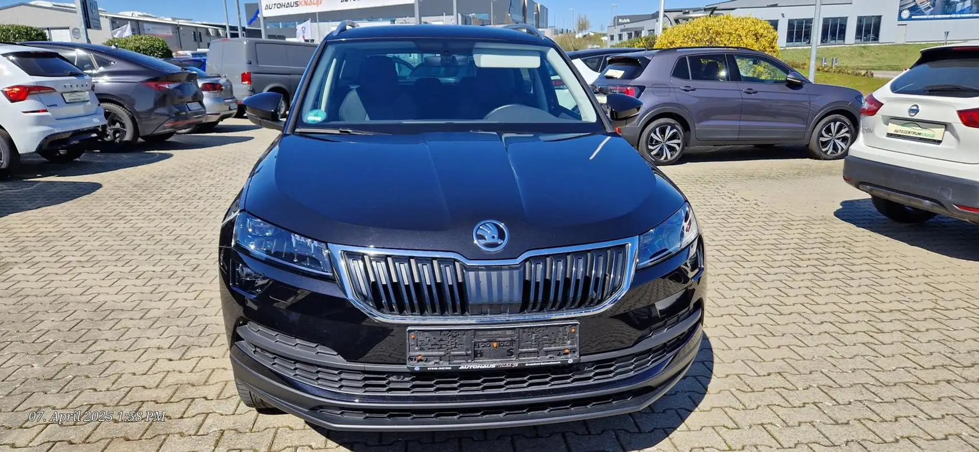Skoda Karoq Style 1,5l TSI Navi,Kamera,el. Heckklappe Zwart - 1