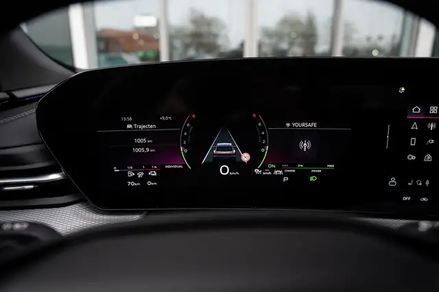 Audi Q5 view 12