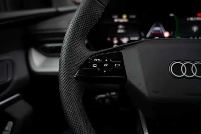 Audi Q5 view 10