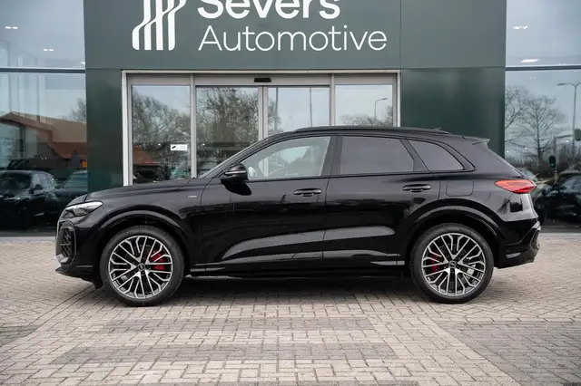 Audi Q5 view 5