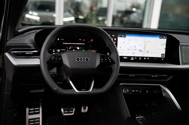 Audi Q5 view 9