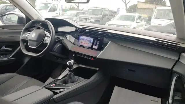 Peugeot 308 view 7