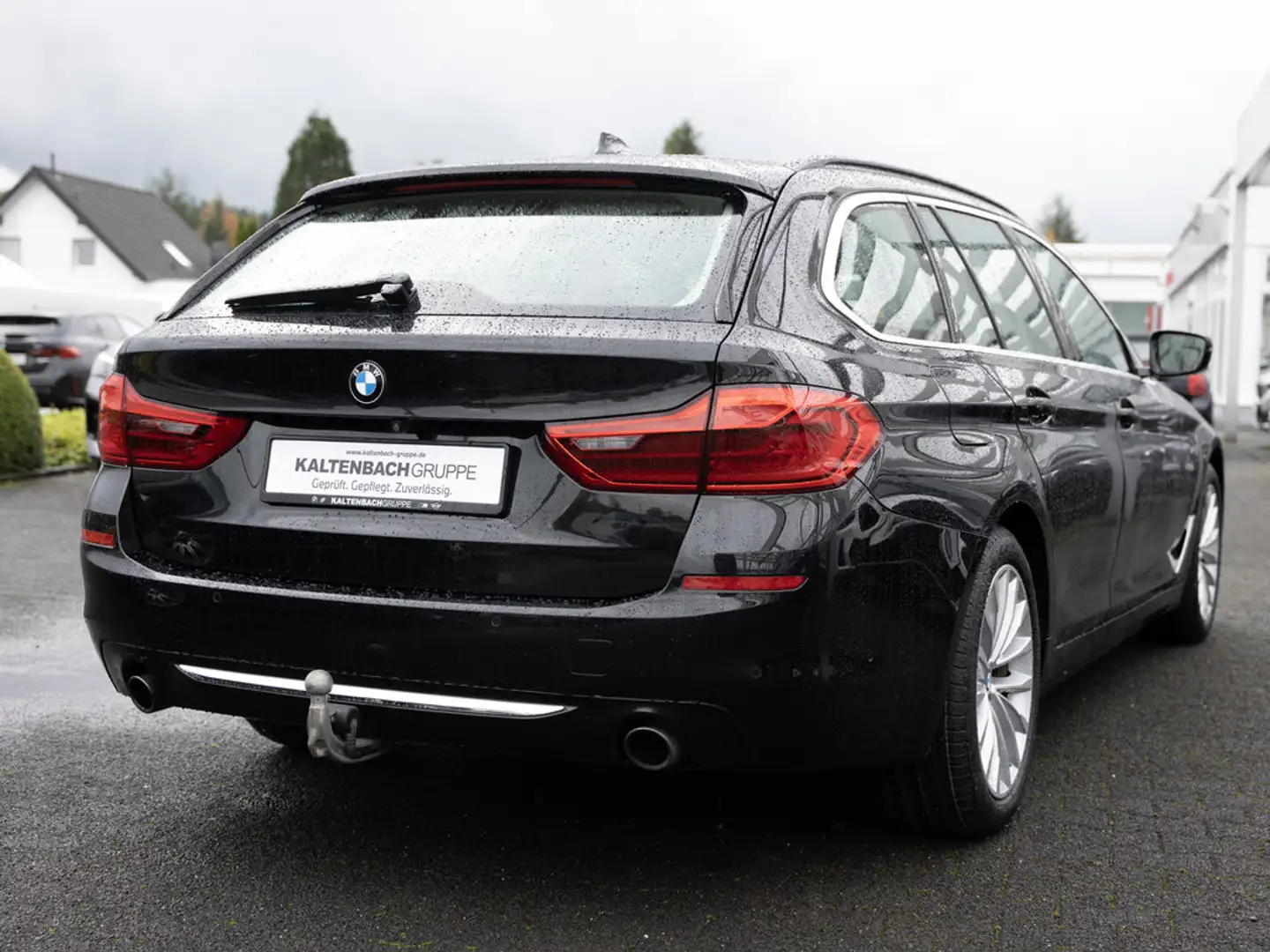 BMW 530 d Touring Luxury Line PANO AHK HUD 360° Noir - 2