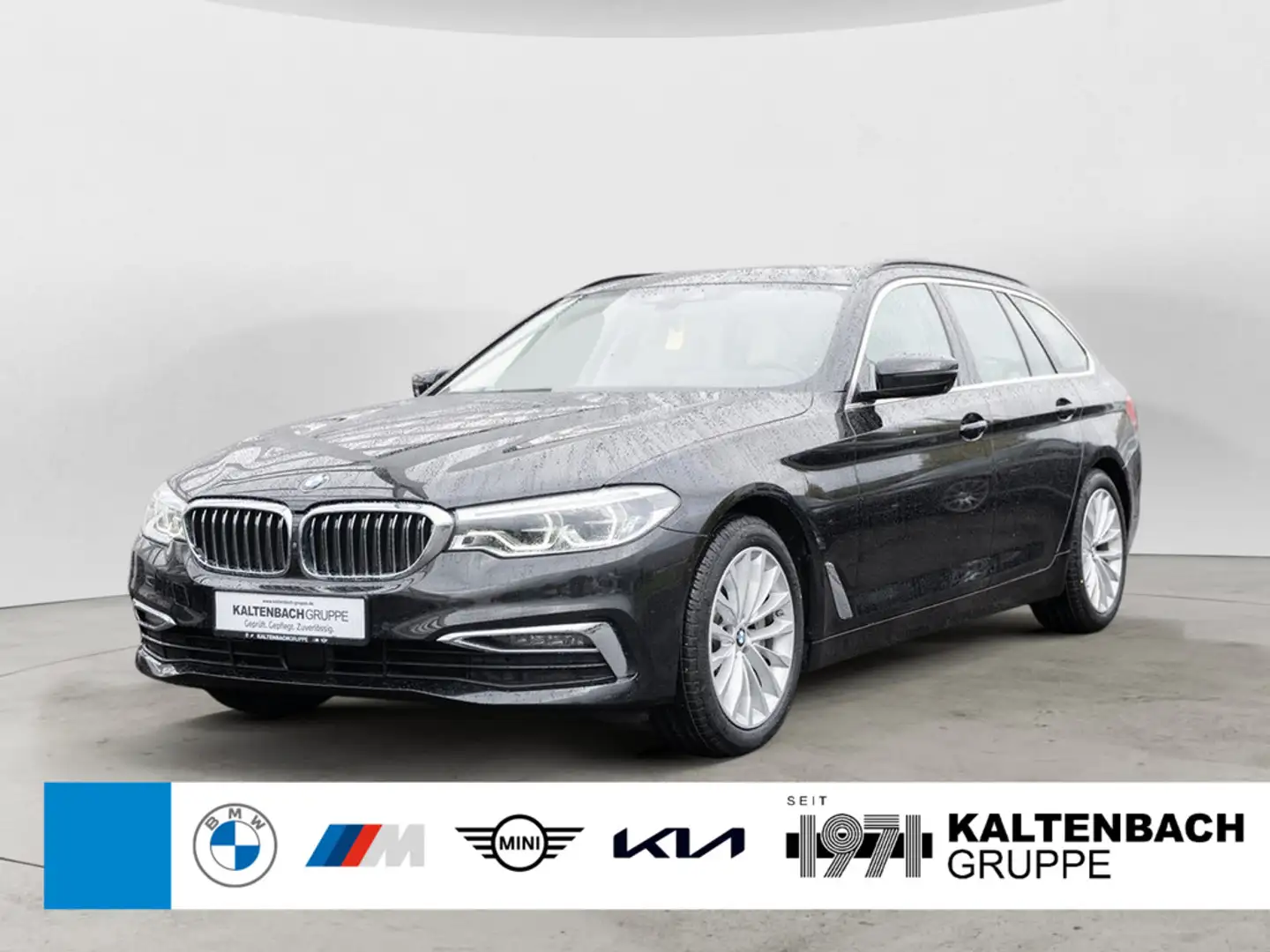 BMW 530 d Touring Luxury Line PANO AHK HUD 360° Noir - 1