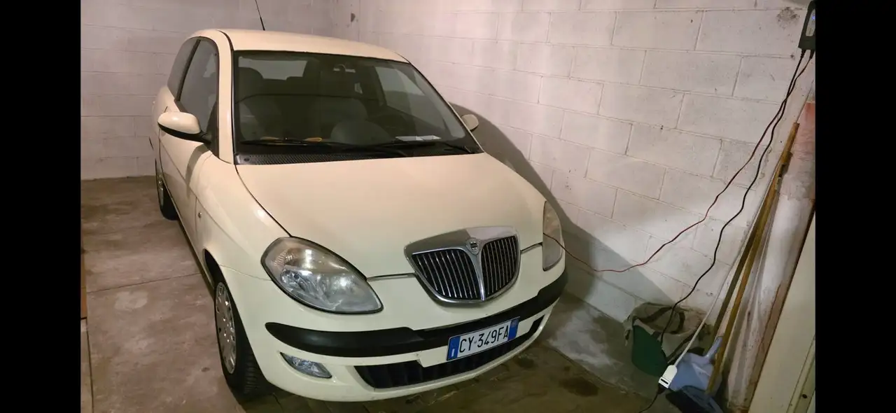 Lancia Ypsilon