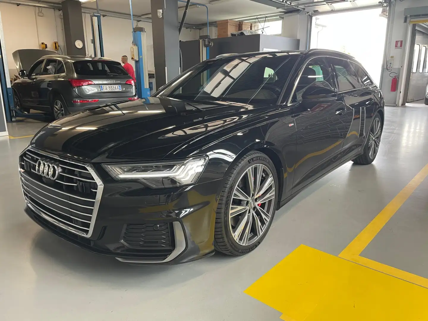 Audi A6 Avant 45 3.0 TDI 231cv quattro tiptronic S-Line Noir - 1