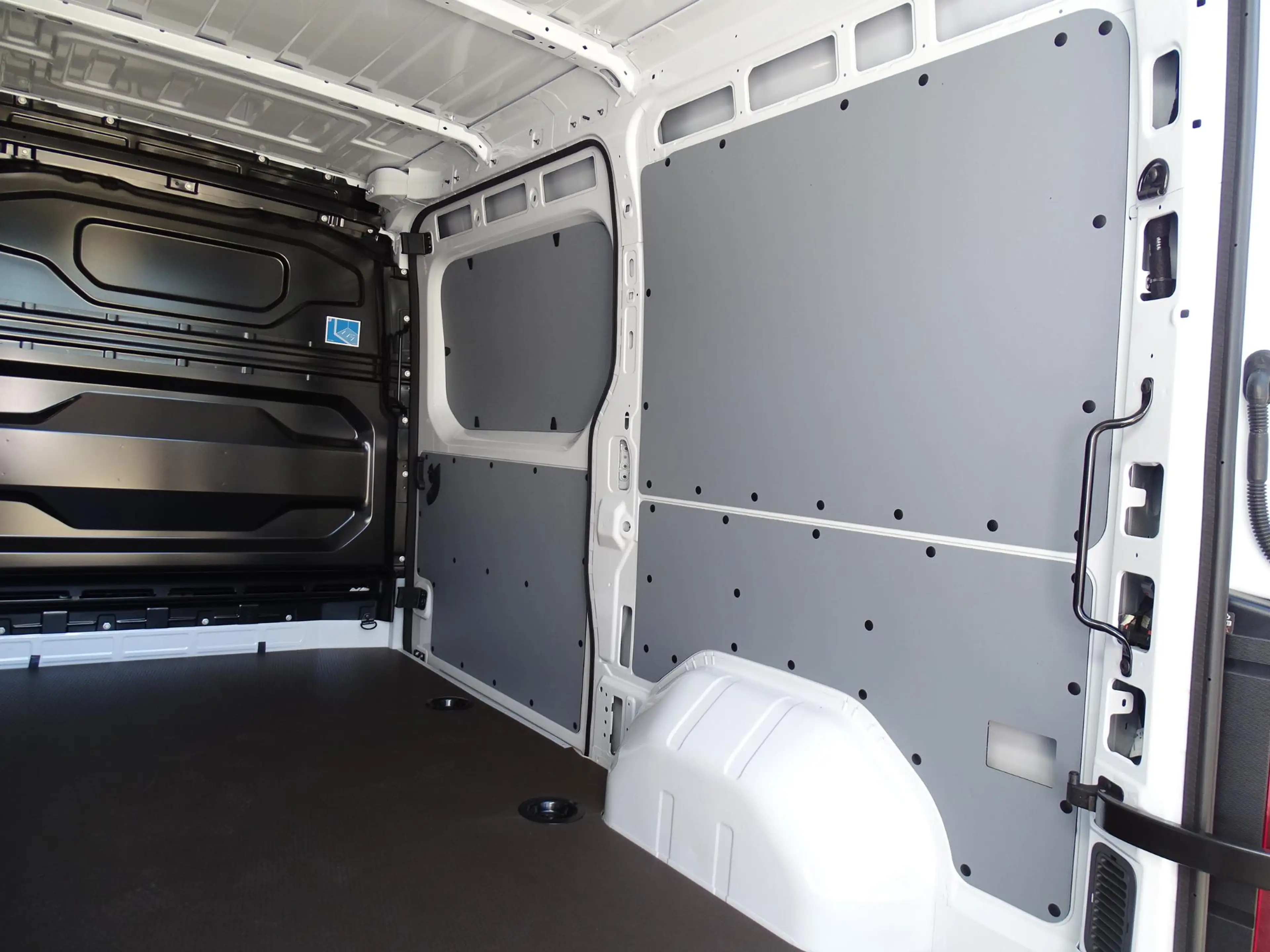 Renault Master E-Tech T35 L2H2 Extra long range 87 kWh PACK BUSIN — photo 50