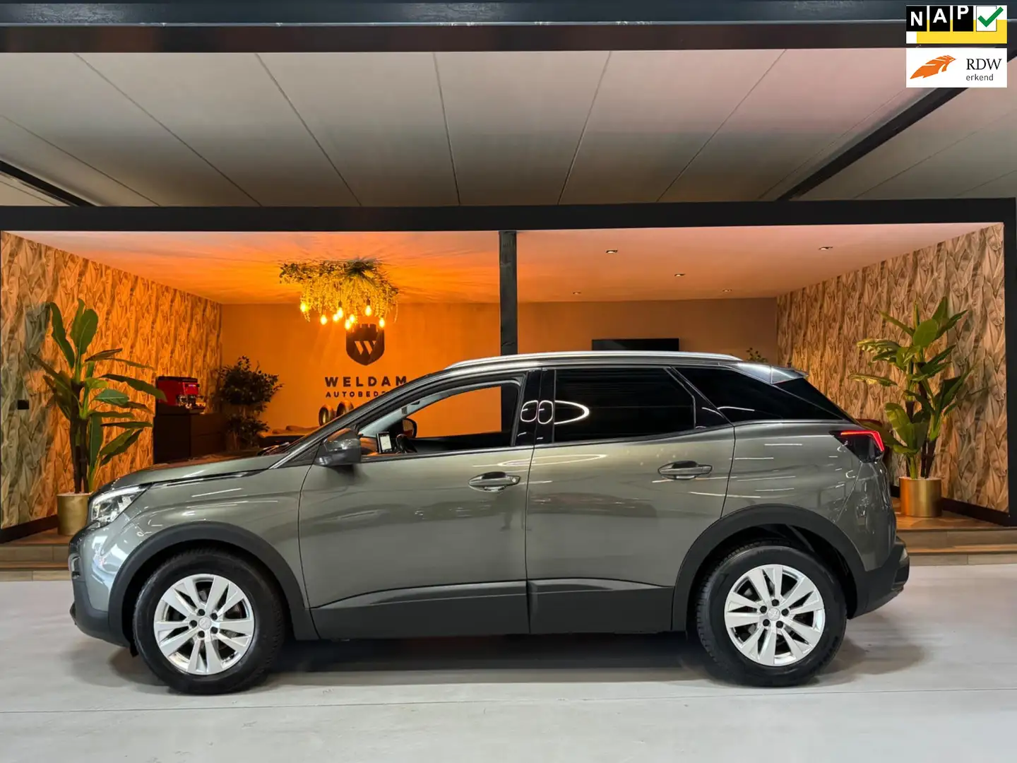Peugeot 3008 1.2 PureTech Blue Lease Executive Garantie NAP Car Grigio - 1