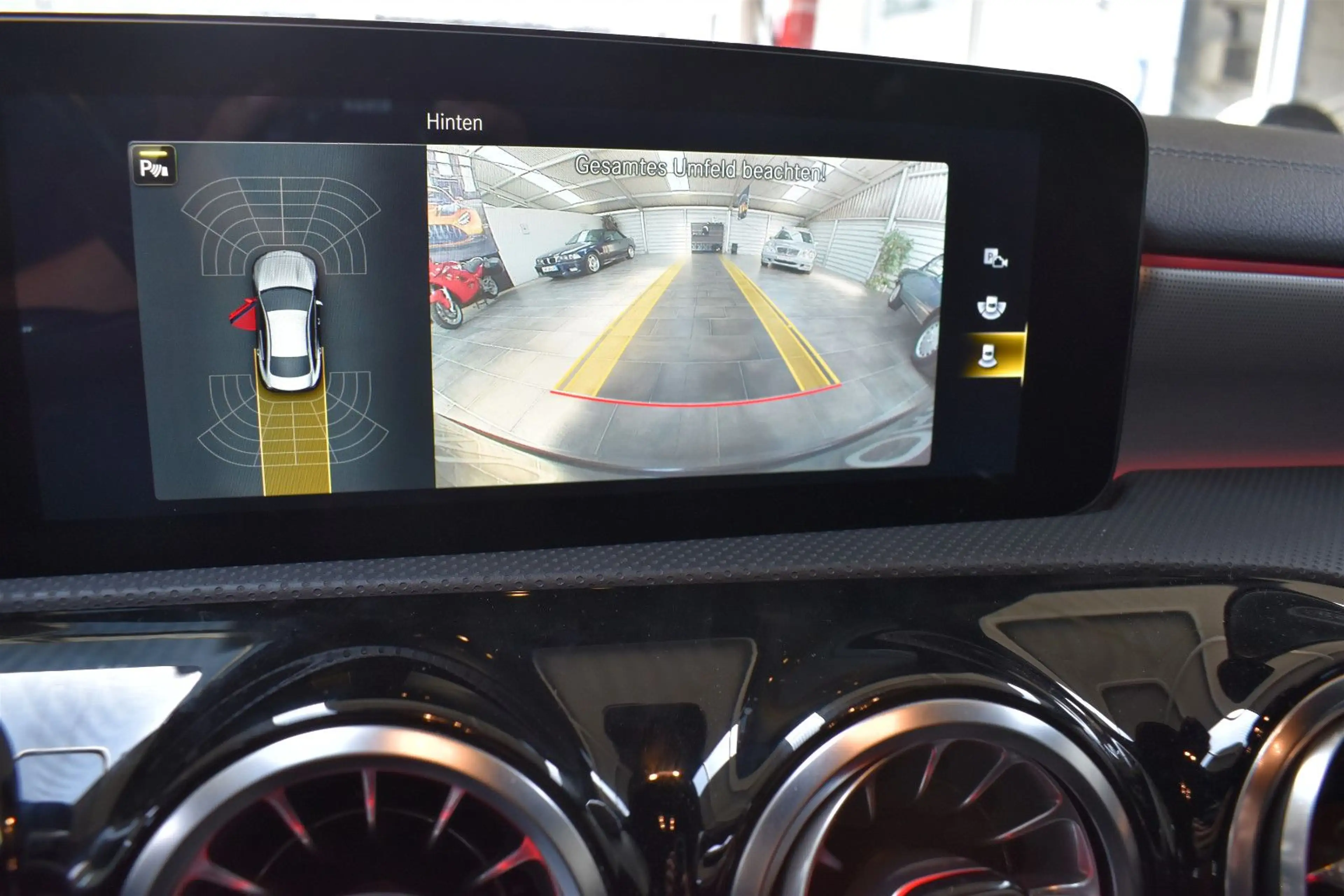 Mercedes-Benz CLA 200 d AMG/AUTOMATIK — photo 13