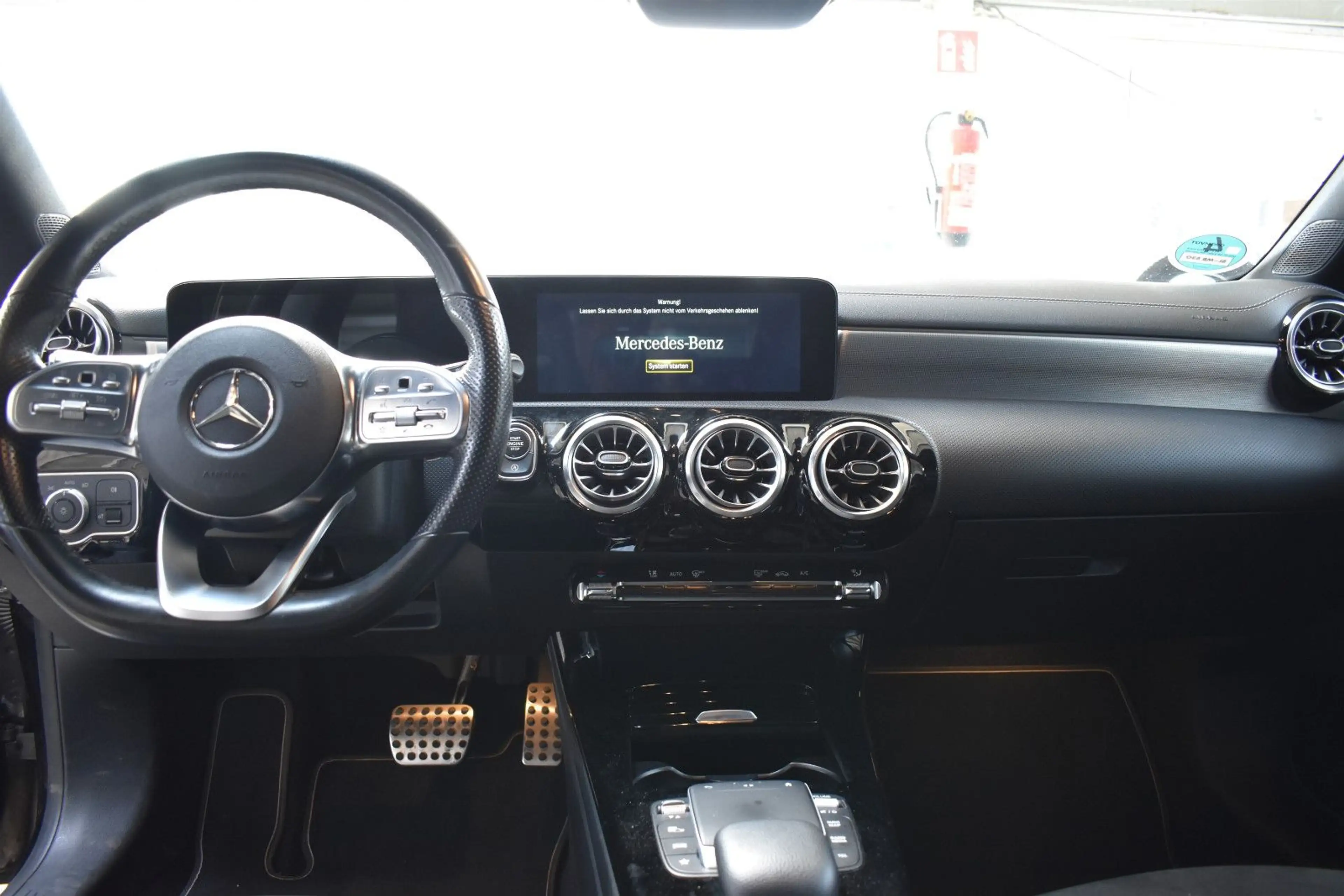Mercedes-Benz CLA 200 d AMG/AUTOMATIK — photo 9