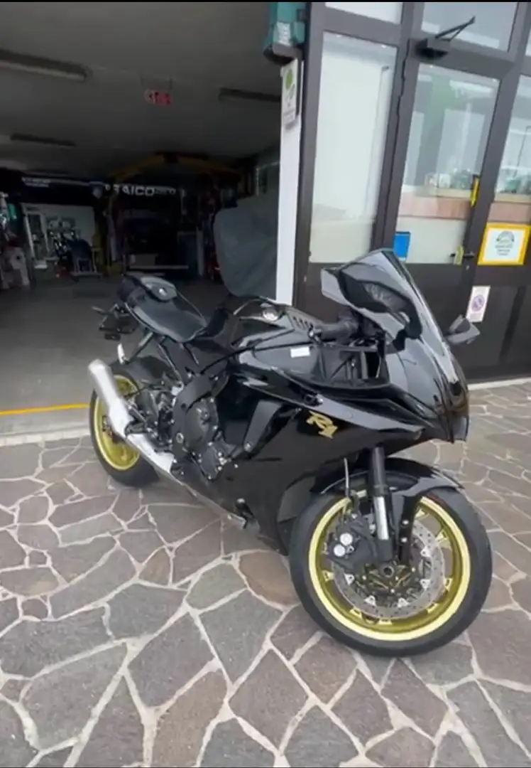Yamaha YZF-R1 Negro - 2