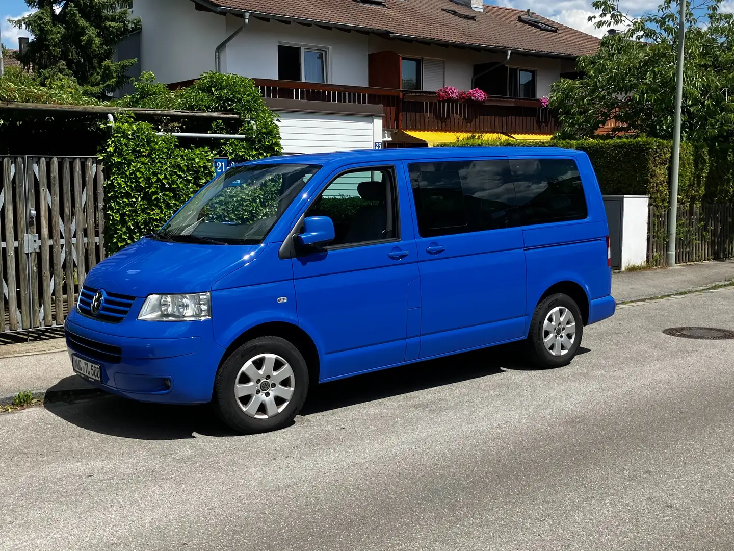 Volkswagen T5 Caravelle 2.5 TDI 4MOTION Sperre 2xSchiebetür Klima v+h Blau - 1