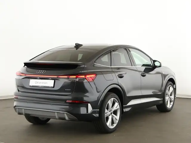 Audi e-tron view 7