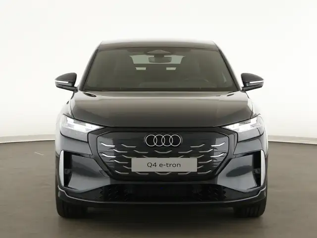 Audi E-Tron view 3