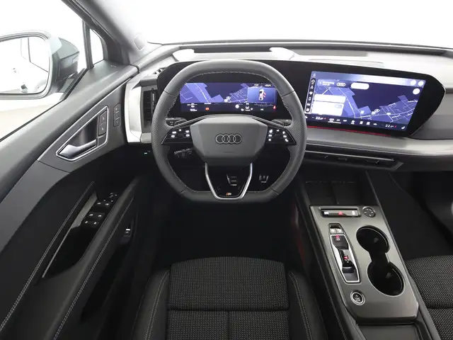 Audi e-tron view 10