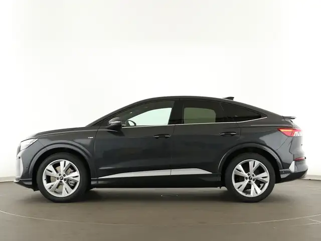 Audi E-Tron view 4