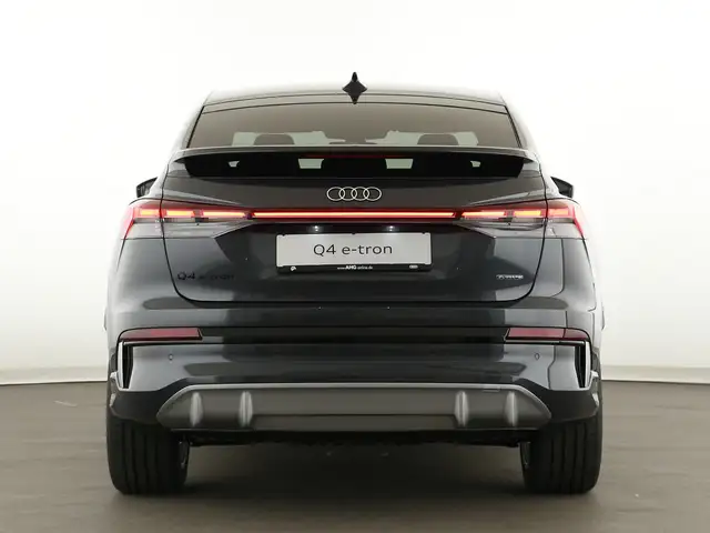 Audi e-tron view 6