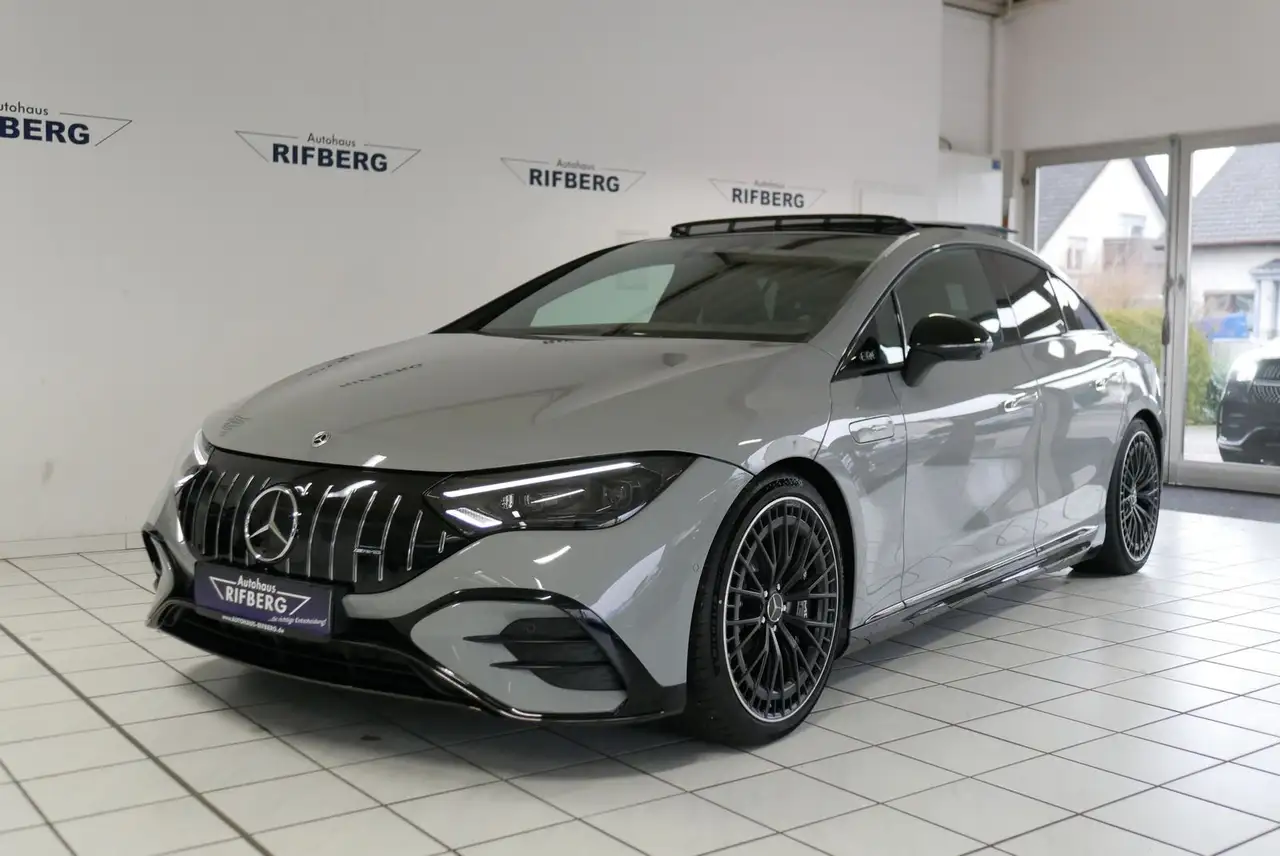 Mercedes-Benz EQE 43
