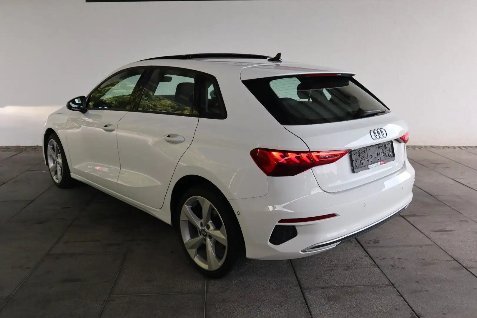 Audi A3 Sportback TFSI S-tronic*Leder*Pano*Matrix*Kam Bianco - 2