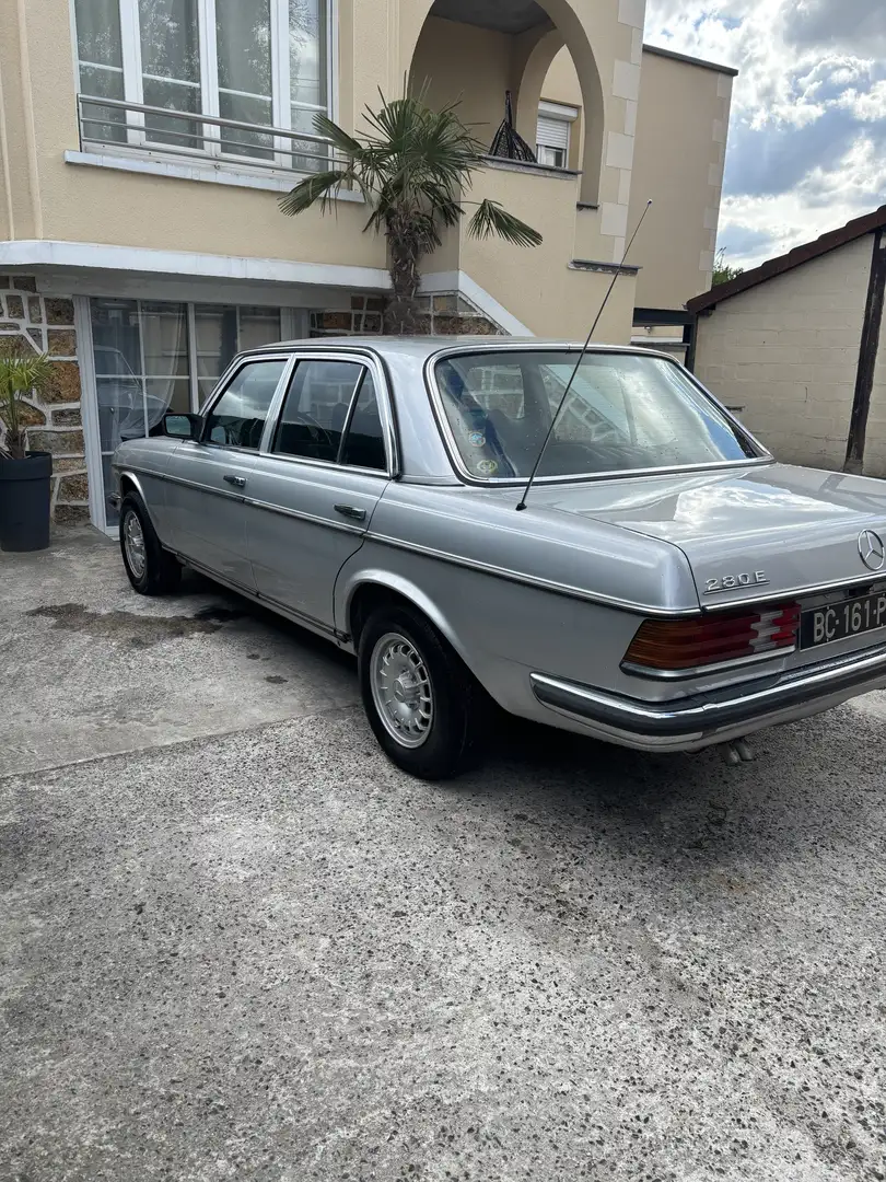 Mercedes-Benz E 280 - 1