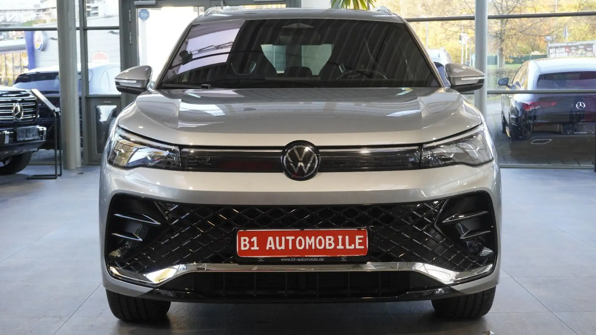 Volkswagen Tiguan 2.0 TDI 4M 2xR-Line *ACC*AHK*KAM*STHZ* Silber - 2