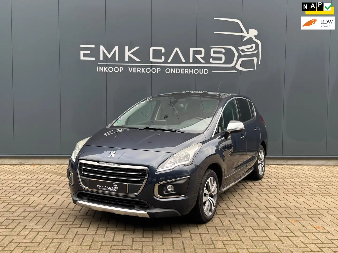 Peugeot 3008 1.2 PureTech Style Blau - 1