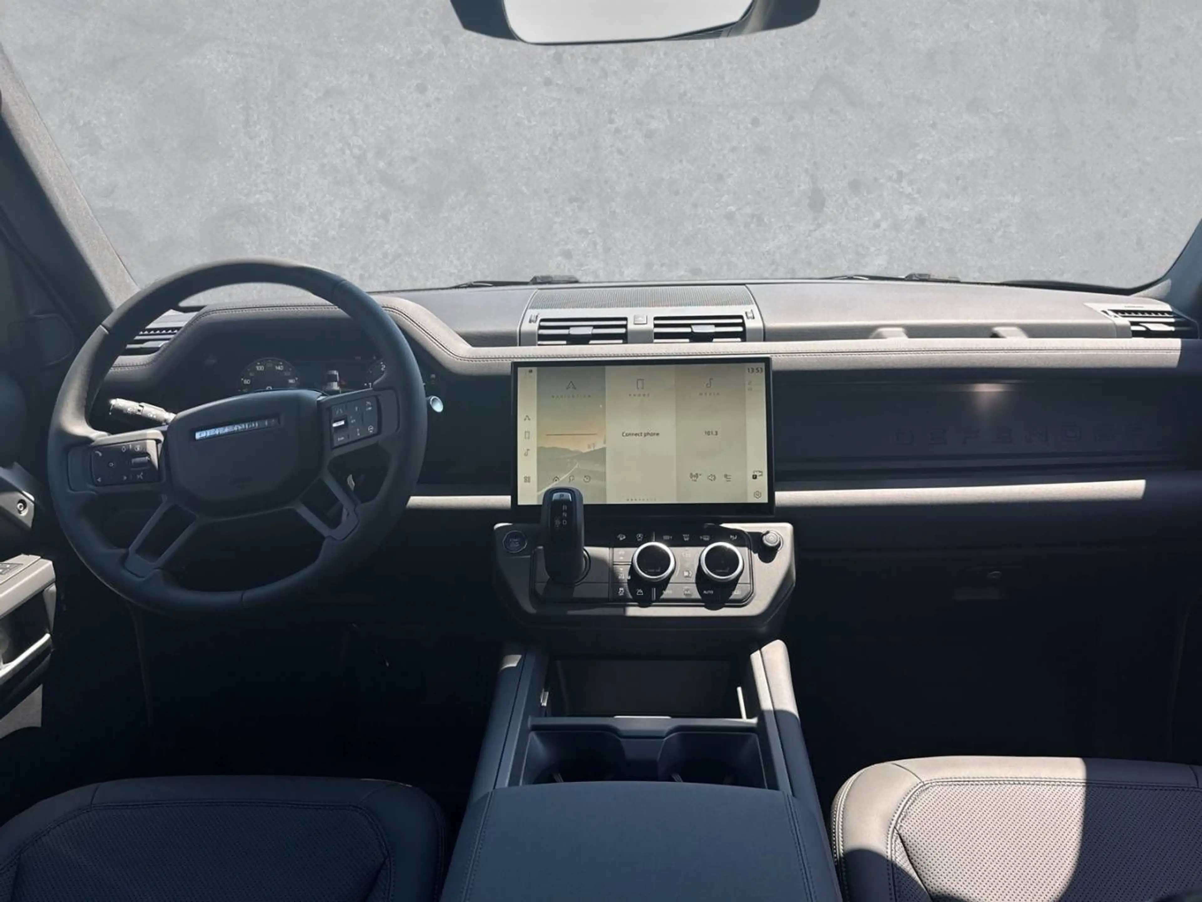 Land Rover Defender 110 D250 X-Dynamic SE — photo 4