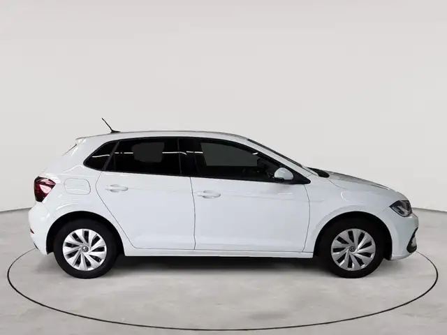 Volkswagen Polo view 3
