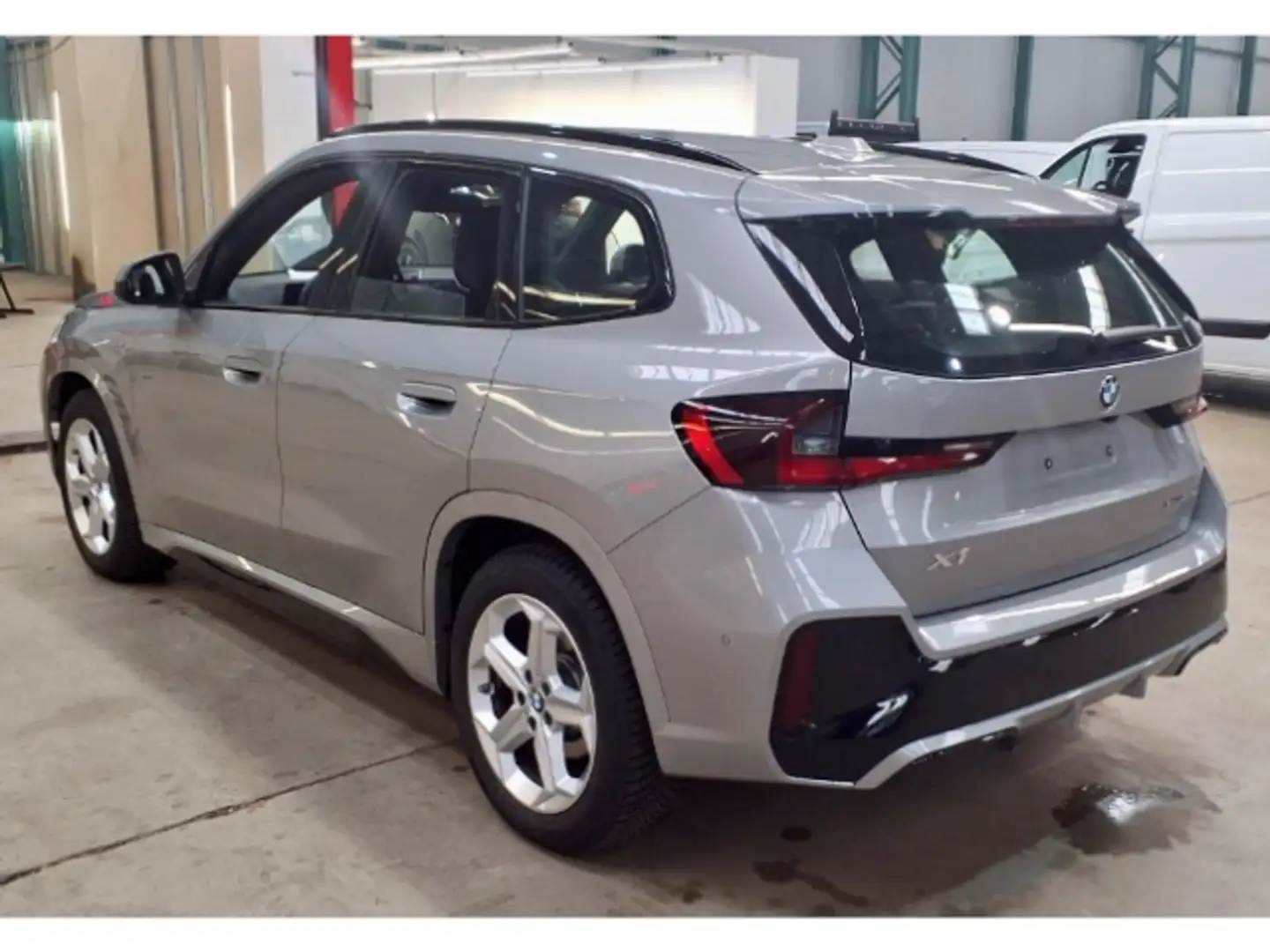 BMW X1 xDrive23d M Sport H/K Aktivsitz Memory PA DA+ ad.M Silber - 2